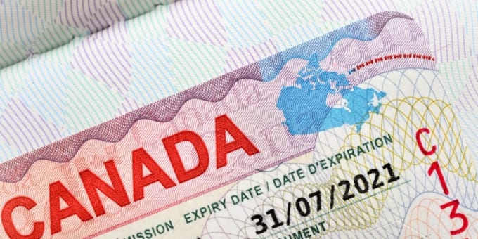 Có visa Mỹ đi được Canada hay không